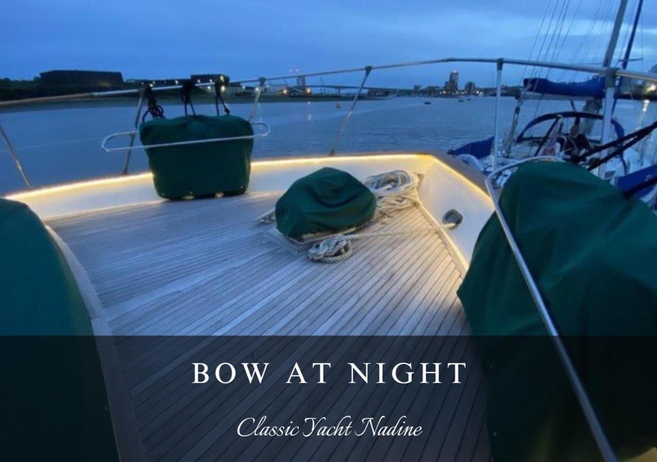 Classic Yacht Nadine In Poole Harbour, Dorset, With A Hot Tub Jacuzzi Exteriör bild